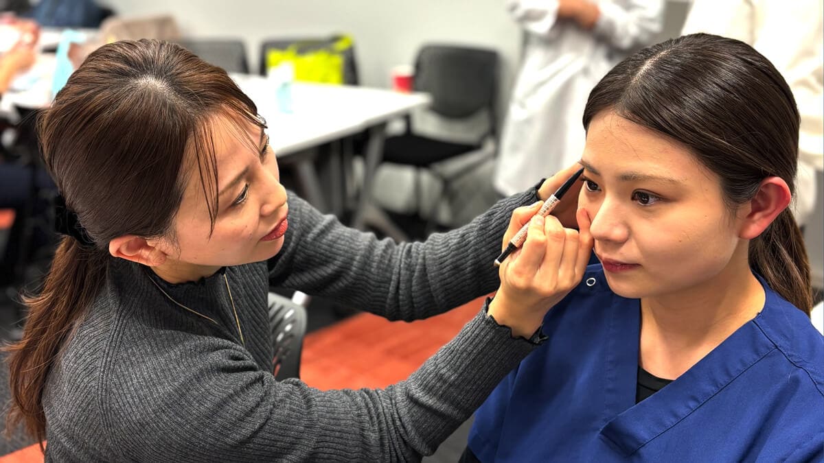 東京大学附属病院にて「あなたらしさを引き出す口唇口蓋裂のカバー＆メイクセミナー」に参加